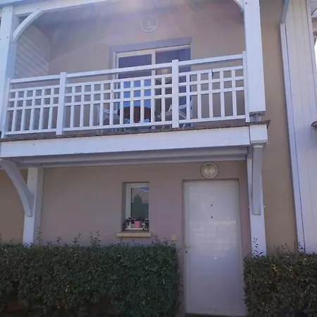 Jolie Maison Paisible, Avec Jardinet Et Parking Apartamento *