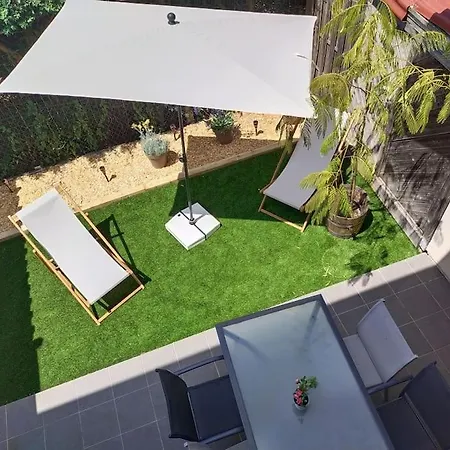 Jolie Maison Paisible, Avec Jardinet Et Parking Apartment *